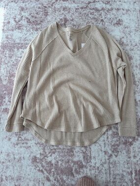 American Eagle Light Beige Waffle Knit V-Neck Top